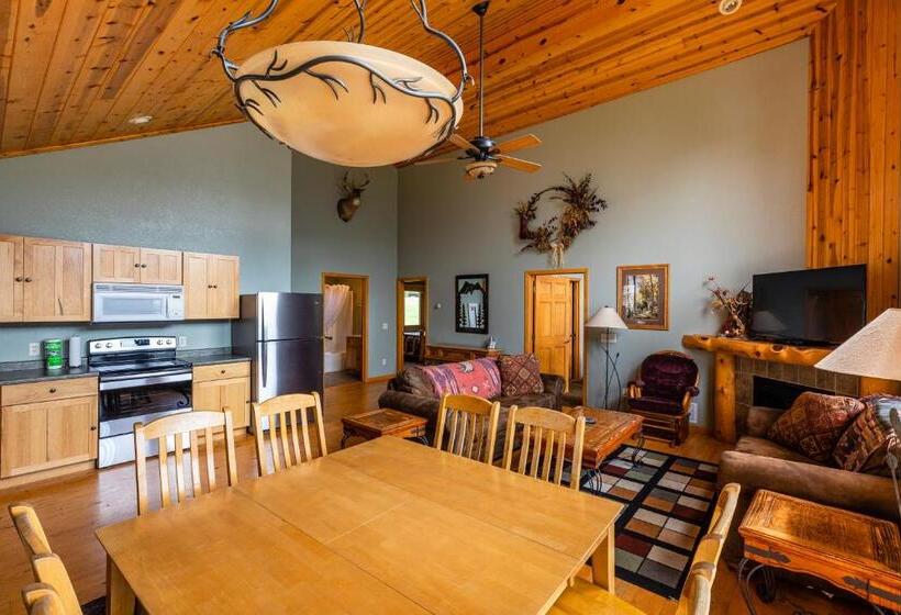 חדר אקזקיוטיב, Lodge At Palmer Gulch