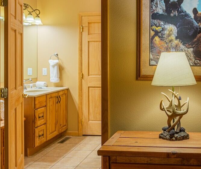 בקתה, Lodge At Palmer Gulch