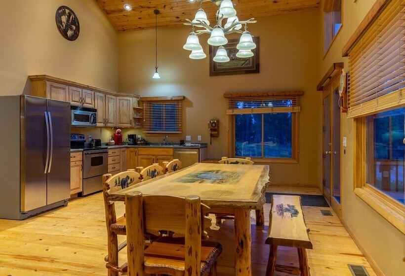 בקתה, Lodge At Palmer Gulch