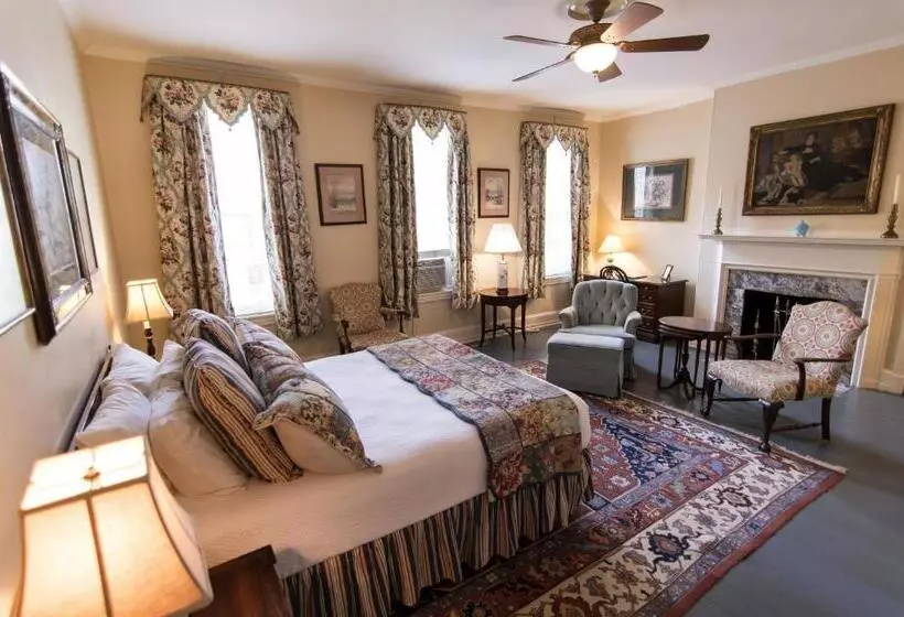 اتاق استاندارد با سرویس بهداشتی مشترک, La Reserve Bed And Breakfast