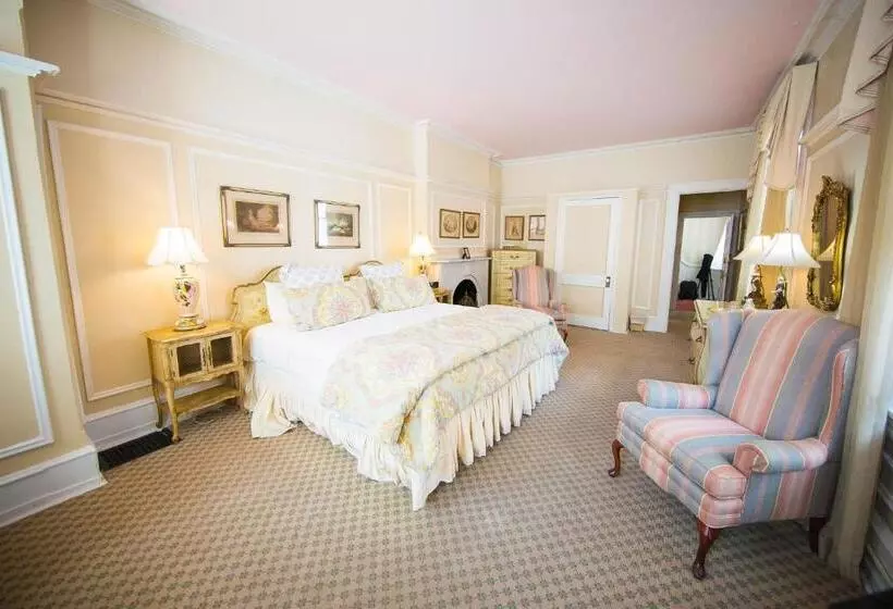 اتاق لوکس با تخت بزرگ, La Reserve Bed And Breakfast