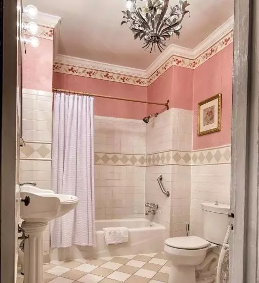 اتاق لوکس با تخت بزرگ, La Reserve Bed And Breakfast
