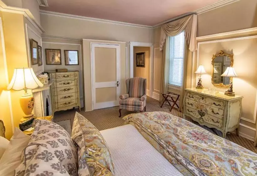 اتاق لوکس با تخت بزرگ, La Reserve Bed And Breakfast