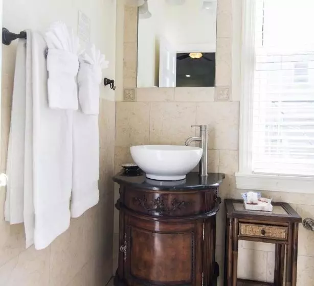 استودیوی استاندارد, La Reserve Bed And Breakfast