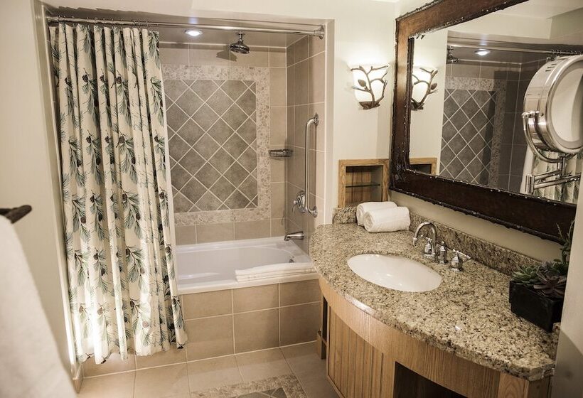 غرفة قياسية سرير ملكى, Lake Lawn Resort