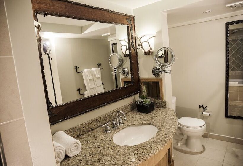 غرفة قياسية سرير ملكى, Lake Lawn Resort