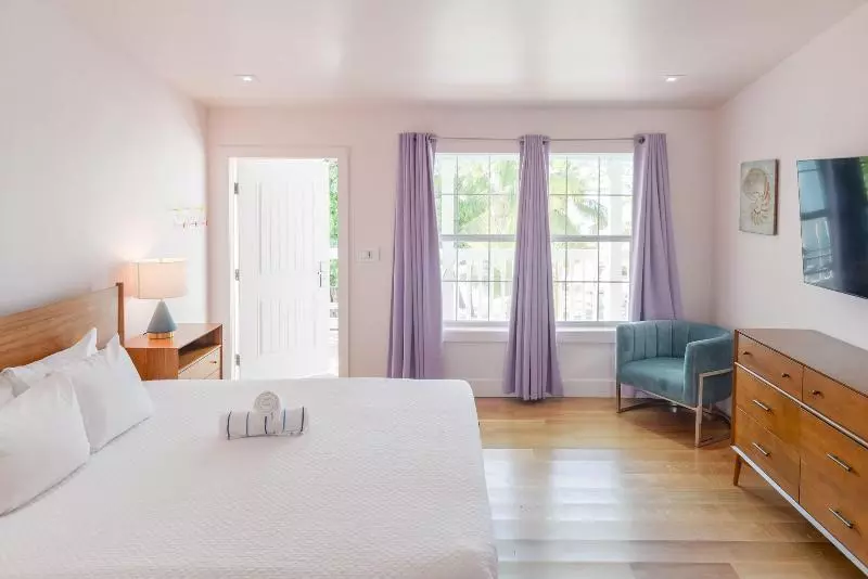 اتاق لوکس با تخت بزرگ, Lime Tree Bay Resort