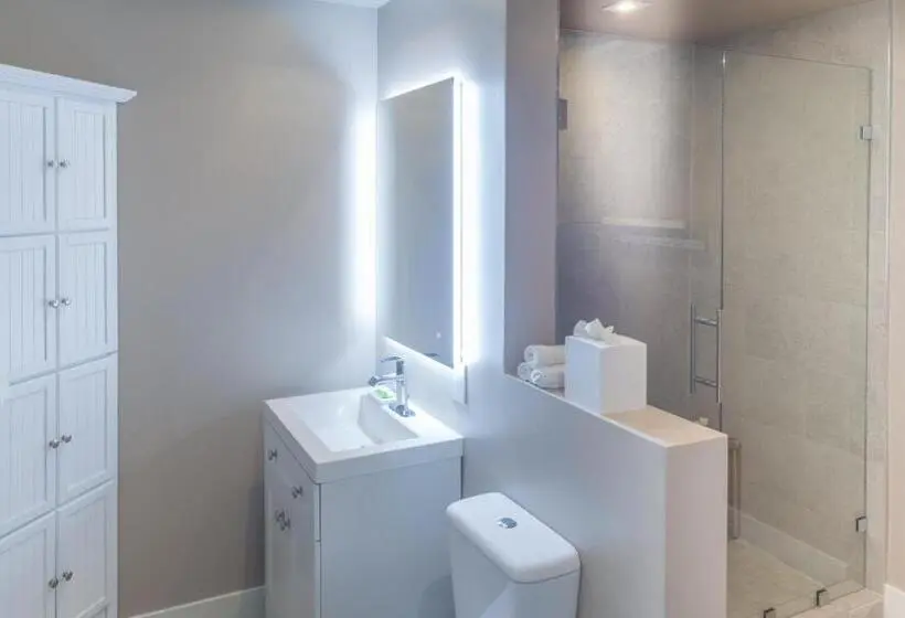 2 Bedrooms Suite Sea View, Lime Tree Bay Resort