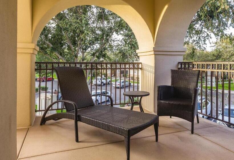 سوییت, The Legacy Golf Resort