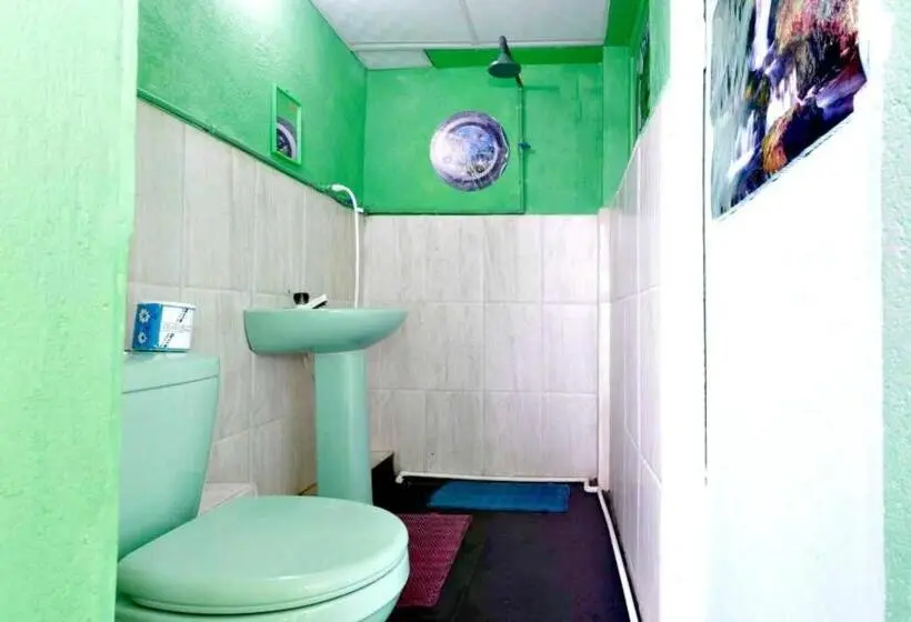 Familienzimmer, Beehive Colombo