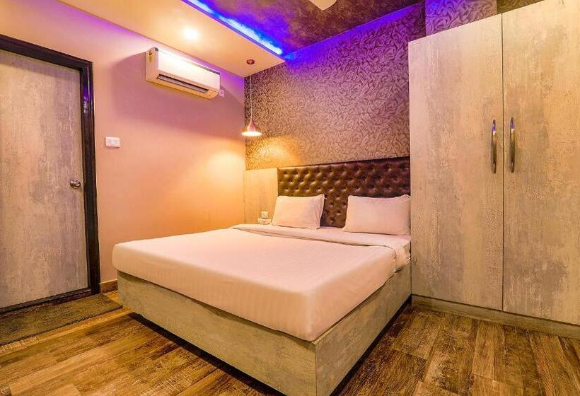 חדר דלוקס, Fabhotel Rudra Inn & Cafe