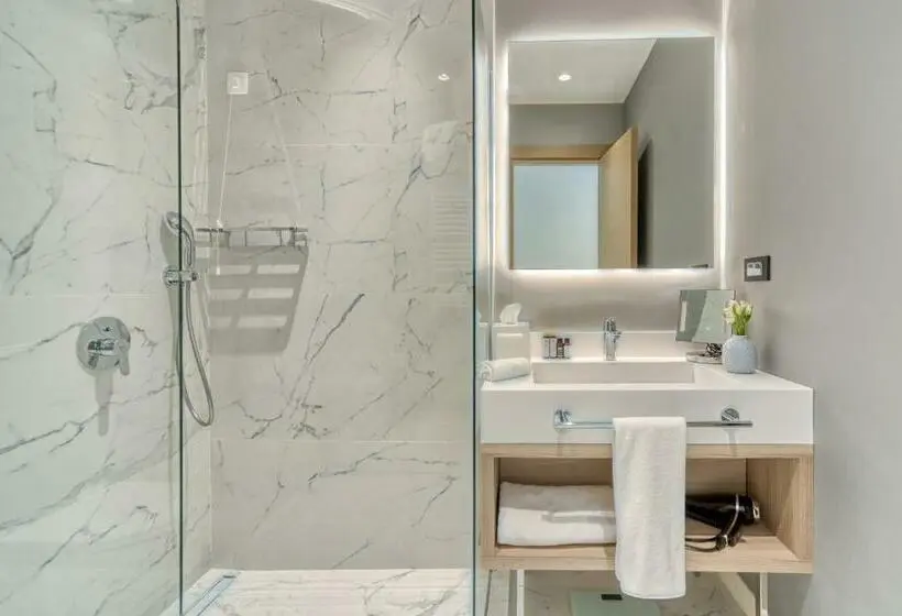 اتاق استاندارد, Hyatt Regency Kotor Bay Resort