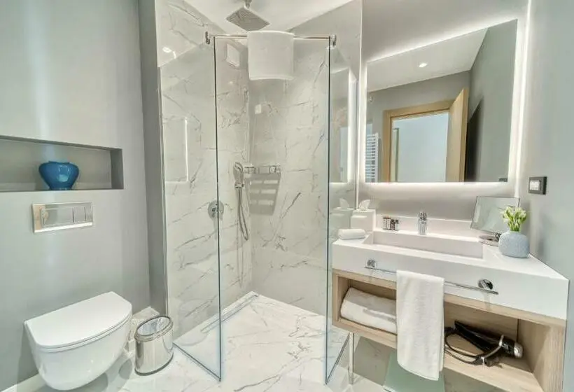 اتاق استاندارد, Hyatt Regency Kotor Bay Resort