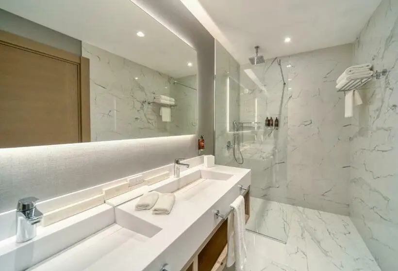 اتاق لوکس, Hyatt Regency Kotor Bay Resort