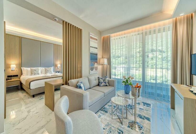 סוויטת סופריור נוף לים, Hyatt Regency Kotor Bay Resort