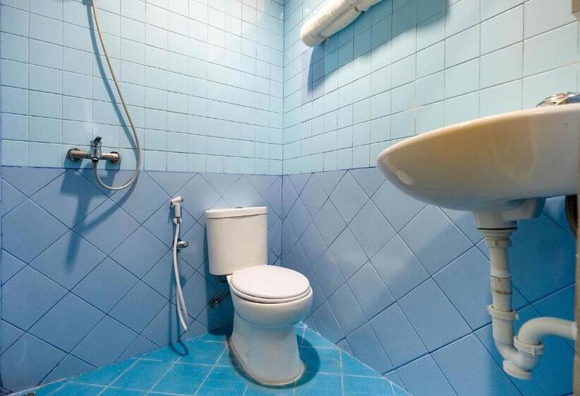 חדר דלוקס, Spot On 2281 Omajo