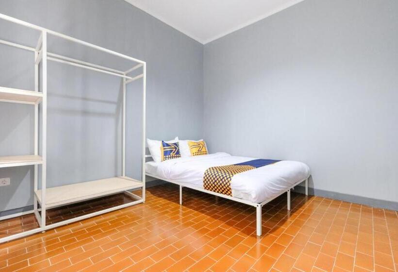 חדר דלוקס, Spot On 2281 Omajo