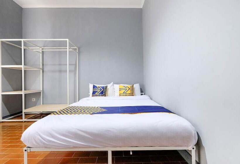 חדר דלוקס, Spot On 2281 Omajo