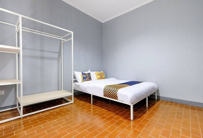 Deluxe Zimmer, Spot On 2281 Omajo