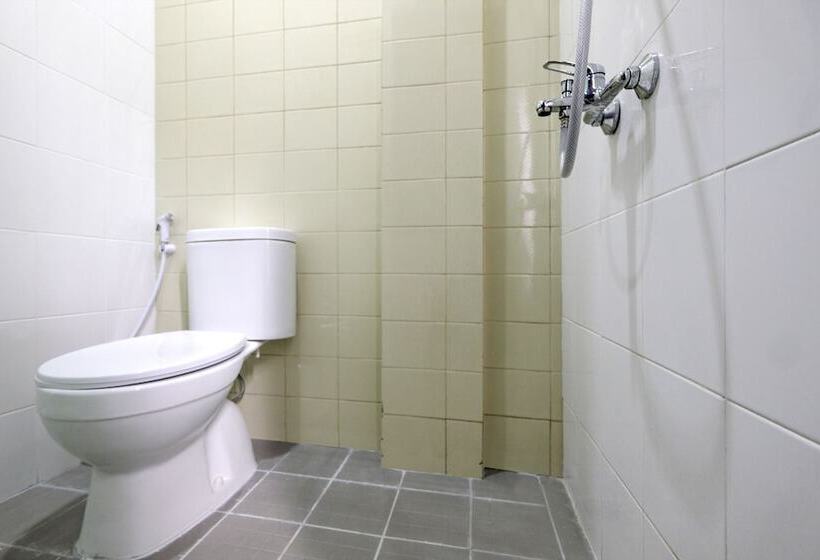 חדר דלוקס, Spot On 2281 Omajo