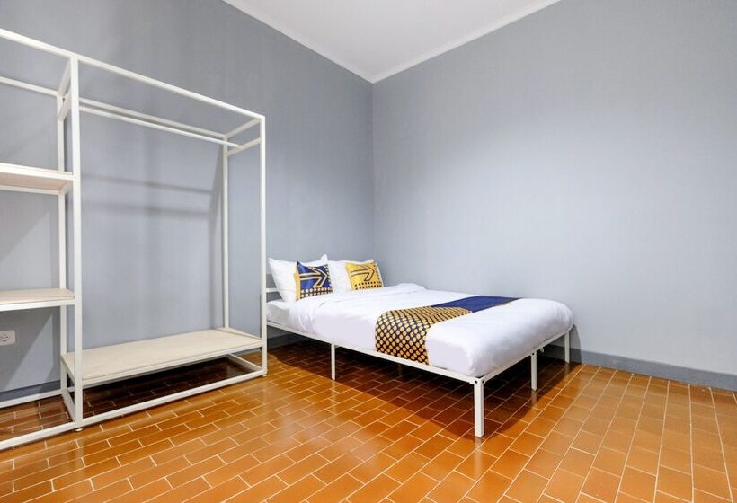 Deluxe Zimmer, Spot On 2281 Omajo
