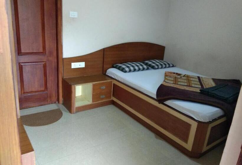 اتاق لوکس با بالکن, Sri Krishna Residency
