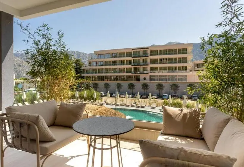 1 Bedroom Deluxe Apartment