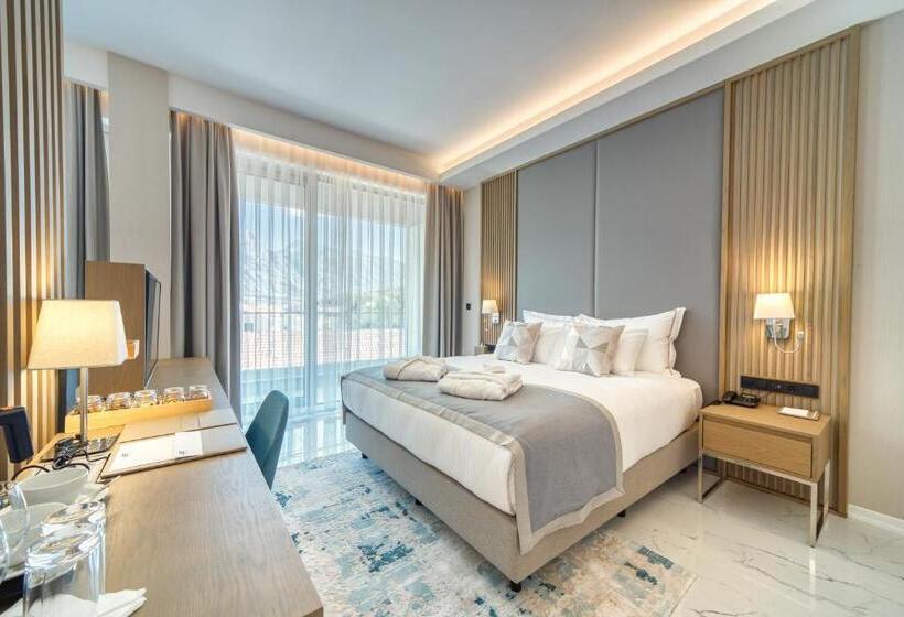 חדר דלוקס, Hyatt Regency Kotor Bay Resort