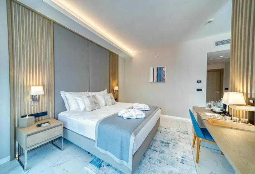اتاق استاندارد با تخت بزرگ, Hyatt Regency Kotor Bay Resort