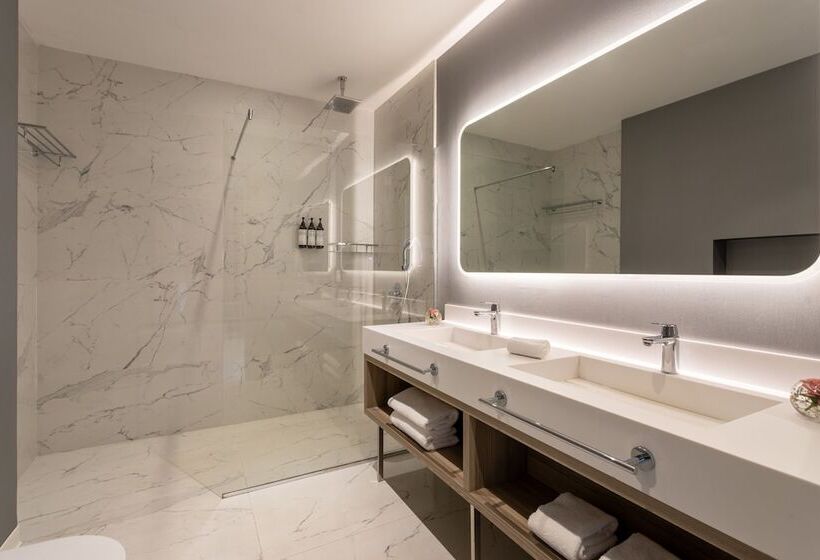 اتاق پرمیوم, Hyatt Regency Kotor Bay Resort