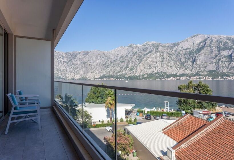 اتاق پرمیوم با چشم‌انداز دریا, Hyatt Regency Kotor Bay Resort