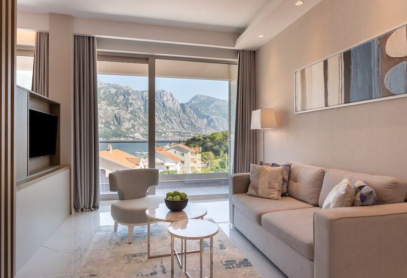 اتاق پرمیوم با چشم‌انداز دریا, Hyatt Regency Kotor Bay Resort