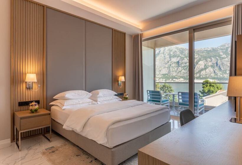 اتاق پرمیوم با چشم‌انداز دریا, Hyatt Regency Kotor Bay Resort