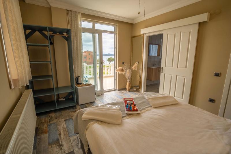 اتاق پرمیوم با چشم‌انداز دریا, Hyatt Regency Kotor Bay Resort