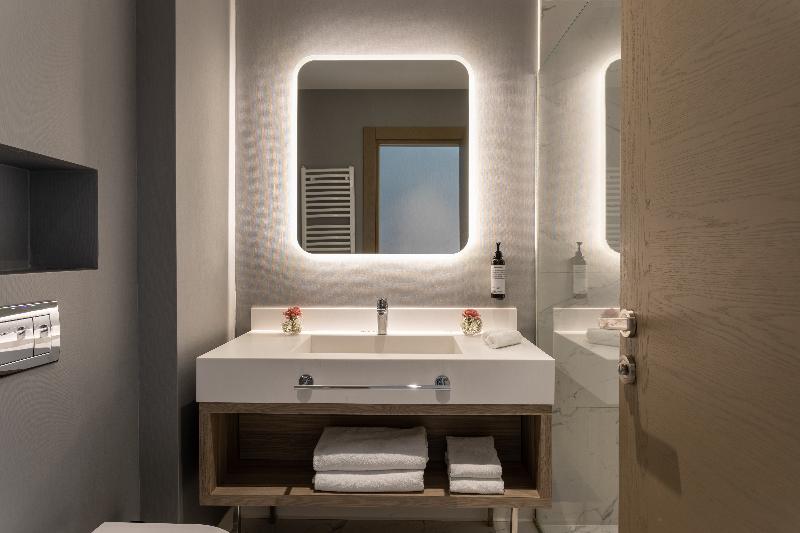 اتاق پرمیوم, Hyatt Regency Kotor Bay Resort