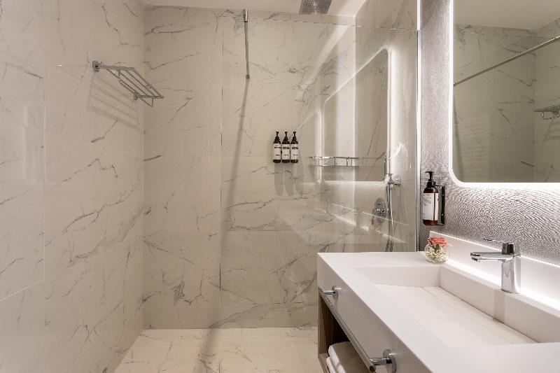 سوییت لوکس, Hyatt Regency Kotor Bay Resort