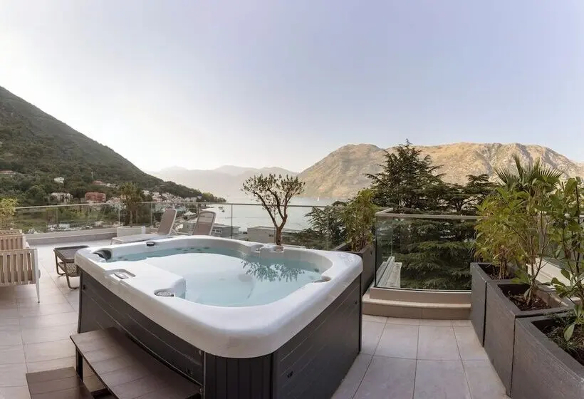 آپارتمان پریمیوم 1 خوابه, Hyatt Regency Kotor Bay Resort
