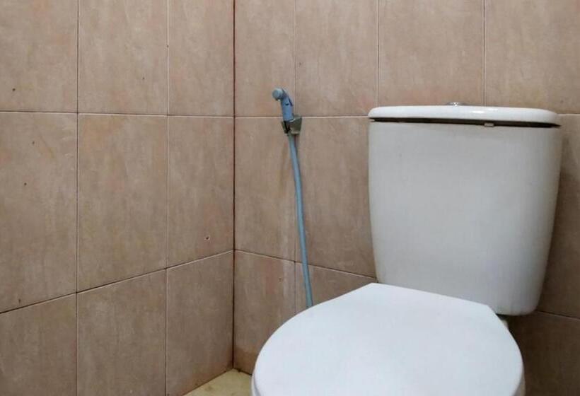 חדר דלוקס, Reddoorz @ Hotel Surabaya Sumenep