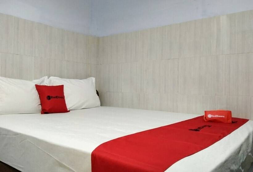 Номер Стандарт, Reddoorz @ Hotel Surabaya Sumenep