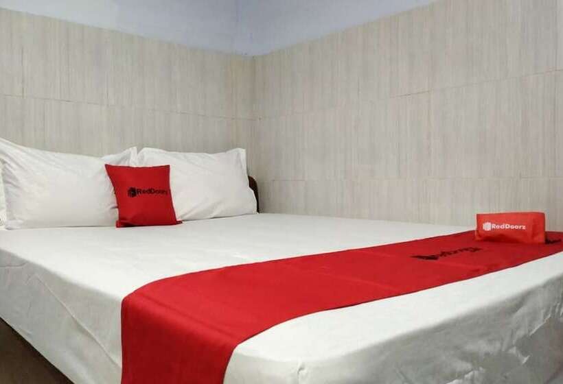 Номер Стандарт, Reddoorz @ Hotel Surabaya Sumenep