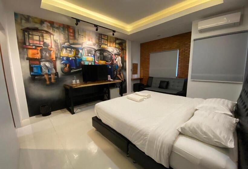 带大床的豪华间, น่านลอฟท์รูมแอร์พอร์ต