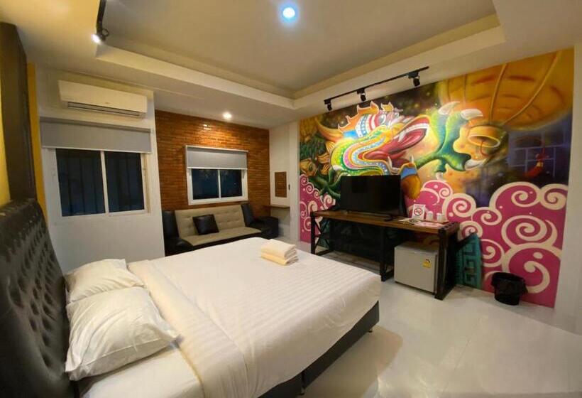 带大床的豪华间, น่านลอฟท์รูมแอร์พอร์ต