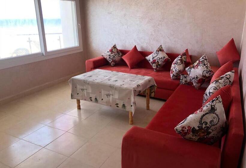 استودیوی استاندارد با چشم‌انداز دریا, Rio Del Mar