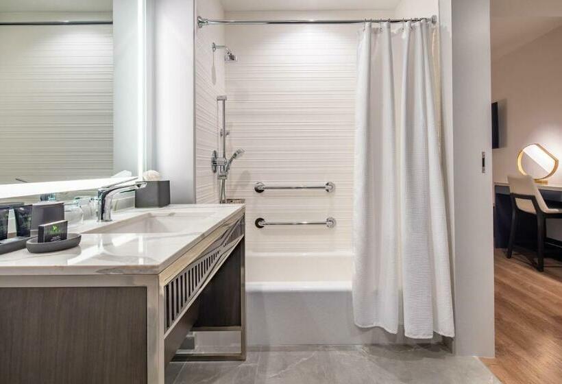 Номер Стандарт Кровать Кинг Адаптированный для Инвалидов, Hyatt Centric Las Olas Fort Lauderdale