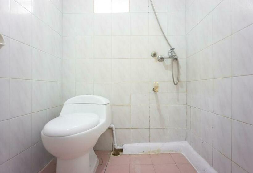 جناح سوبيريور, Oyo 2180 Vina Vira