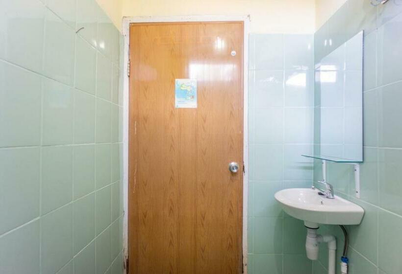 غرفة ديلوكس, Oyo 2180 Vina Vira