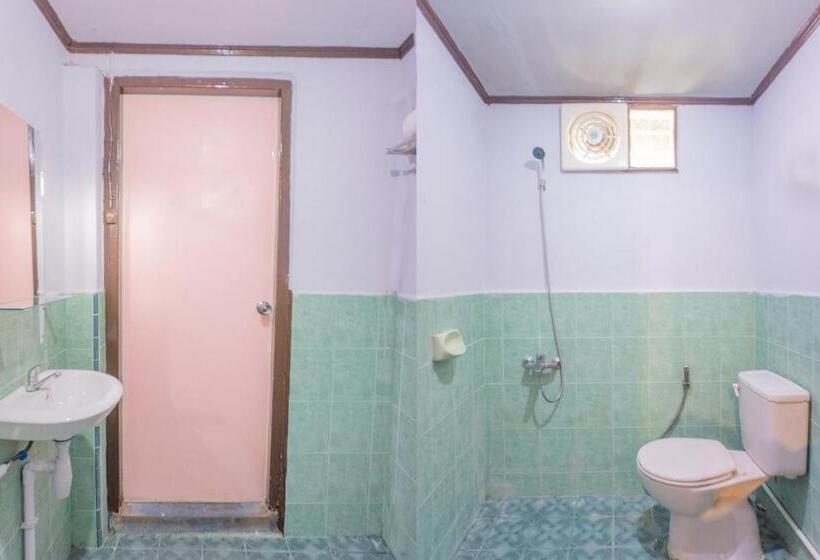 غرفة قياسية فردية, Oyo 2180 Vina Vira