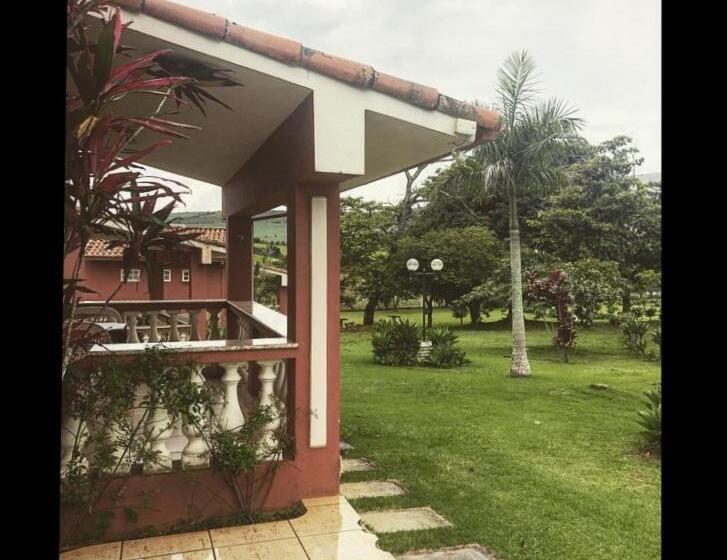 샬레, Pousada Pontal Do Lago