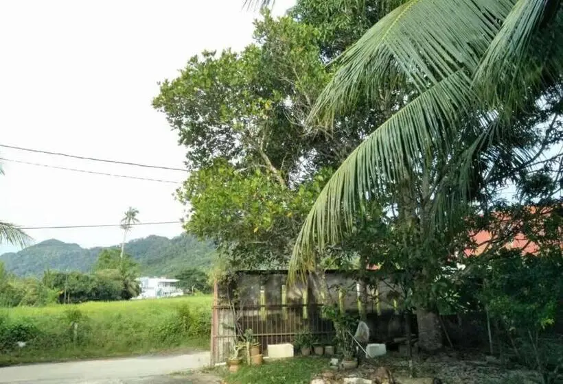 اتاق لوکس چهار تخته, Motel Kampung Kuah