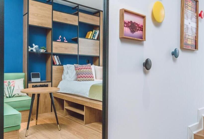 Suit Deluxe, Campanile Shanghai Huaihai